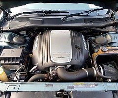 Chrysler 300C Hemi 5.7 V8 - Image 7/10