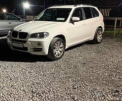 White stunning BMW X5 3.0D