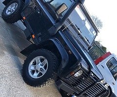 LandRover Defender - Image 2/4