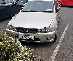 Lexus is200 - Image 1/5