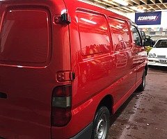 2002 Toyota Hiace - Image 4/10