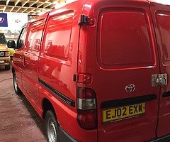 2002 Toyota Hiace - Image 5/10