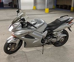 Honda VFR 800 VTEC - Image 4/4