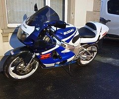 Suzuki GSXR 750 SRAD - Image 3/9