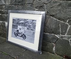 KENNY ROBERTS - Framed Photo Isle of Man TT BSB WSB MOTOgp Joey Dunlop NW200 Ulster Grand Prix Bikes