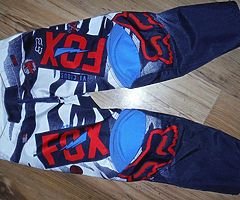 Kids Fox 180 MX Jersey & Pants. - Image 4/7