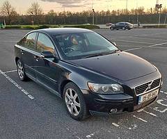 Volvo S40 2.0 DIESEL - Image 1/4