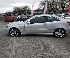 2009 Mercedes-Benz E-Class - Image 4/6