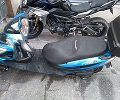 Motorcycle Scooter - Image 4/5