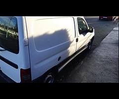 2007 Clean van tax till end month doe put will pass lying up a year drives like a new van new turbo - Image 4/5