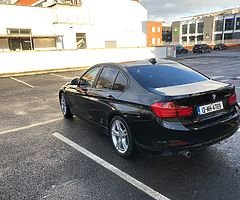 2012 BMW Series 3 - Image 2/10