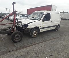 Buying scrap cars and vans jeeps for scrap