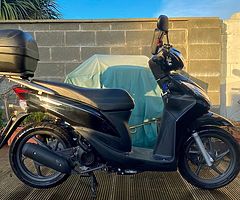 2018 Honda Vision Scooter / Moped + 1K Extras!