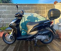 2018 Honda Vision Scooter / Moped + 1K Extras!