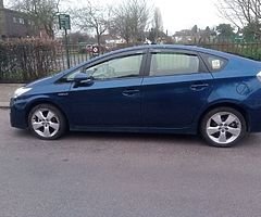 Toyota Prius - Image 4/8