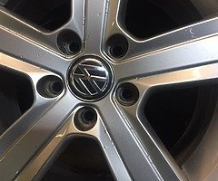 2SETS OF VW ALLOYS  - Image 9/10