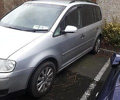 De vânzare vw touran an 2006 nct 04/20 tel [hidden information] sau an privat