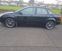 Ford focus 1.6 petrol 5dr salon 06