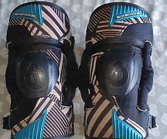 Sixsixone youth kneebraces - Image 4/4