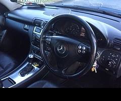 Mercedes C 220 model 2005 - Image 4/10