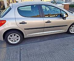 2008 Peugeot 207 hatchback