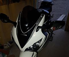 Honda Fireblade CBR1000RR - Image 4/7