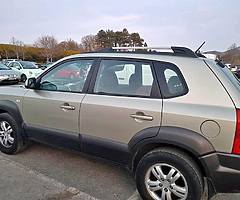 Hyundai Tucson 2006 - Image 1/9