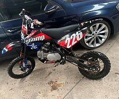 Stomp 140 pitbike