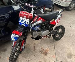 Stomp 140 pitbike