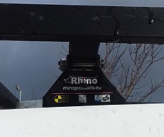 Rhino roof bars