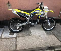 2006 rmz250