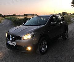 12 Nissan Qashqai Jeep