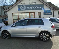 VW Golf GTE 1.4TFSI Plugin Hybrid 152D - Image 4/10