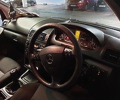 Mercedes A150 - Image 8/10