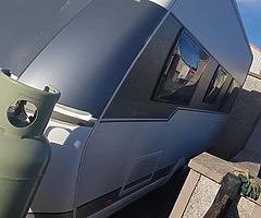 2014 HOBBY EXCELLLENT TOURING CARAVAN - Image 8/8