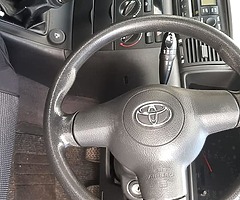 05 Toyota Corolla - Image 5/7