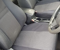 05 Toyota Corolla - Image 6/7