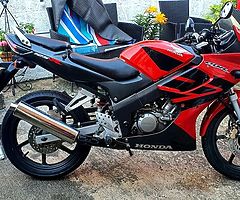 Honda cbr 125r 2004 4051mil.