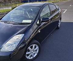 Toyota Prius - Image 2/9