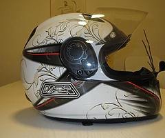 Motorbike Helmet - Image 9/10