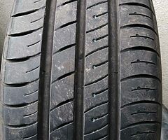 195/55/16 kumho
1 only
95 % thread left