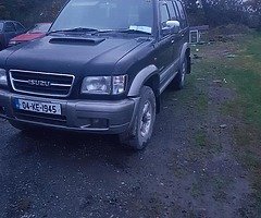 Isuzu trooper 3.0