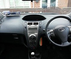 Toyota Yaris 2010 - Image 7/8