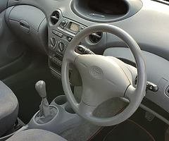 Toyota yaris 2002 1 liter petrol - Image 6/10