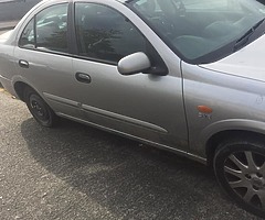 Nissan almera