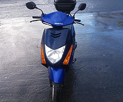 08 Honda Lead 100cc scooter