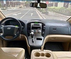 2013 Hyundai STAREX GOLD VGT Crdi Turbo diesel Engine AT - Image 3/7