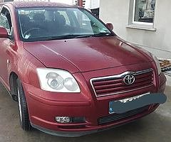 2004 toyota Avensis