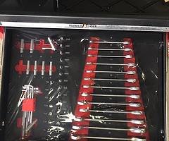 BRAND NEW 2019 XL EDITION GERMAN MANUFACTURED TOOL TROLLEY INCLUDING 296 PIECES OF TOOLS