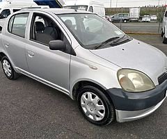 Toyota yaris 2000